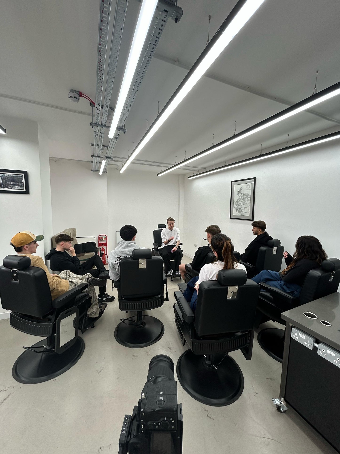 Help Up Complete Barbering Course Part time 2 days a week over 25 weeks = 50 days 350 hours (Tue to Fri) start 27 June 2025